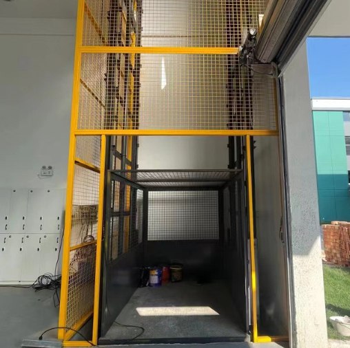 和平镇导轨式升降机助力物流园破解运输难题